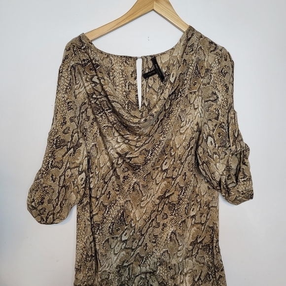 BCBGMAXAZRIA Snake Print Silk Womens Romper Short Jumpsuit Size L - Picture 2 of 11